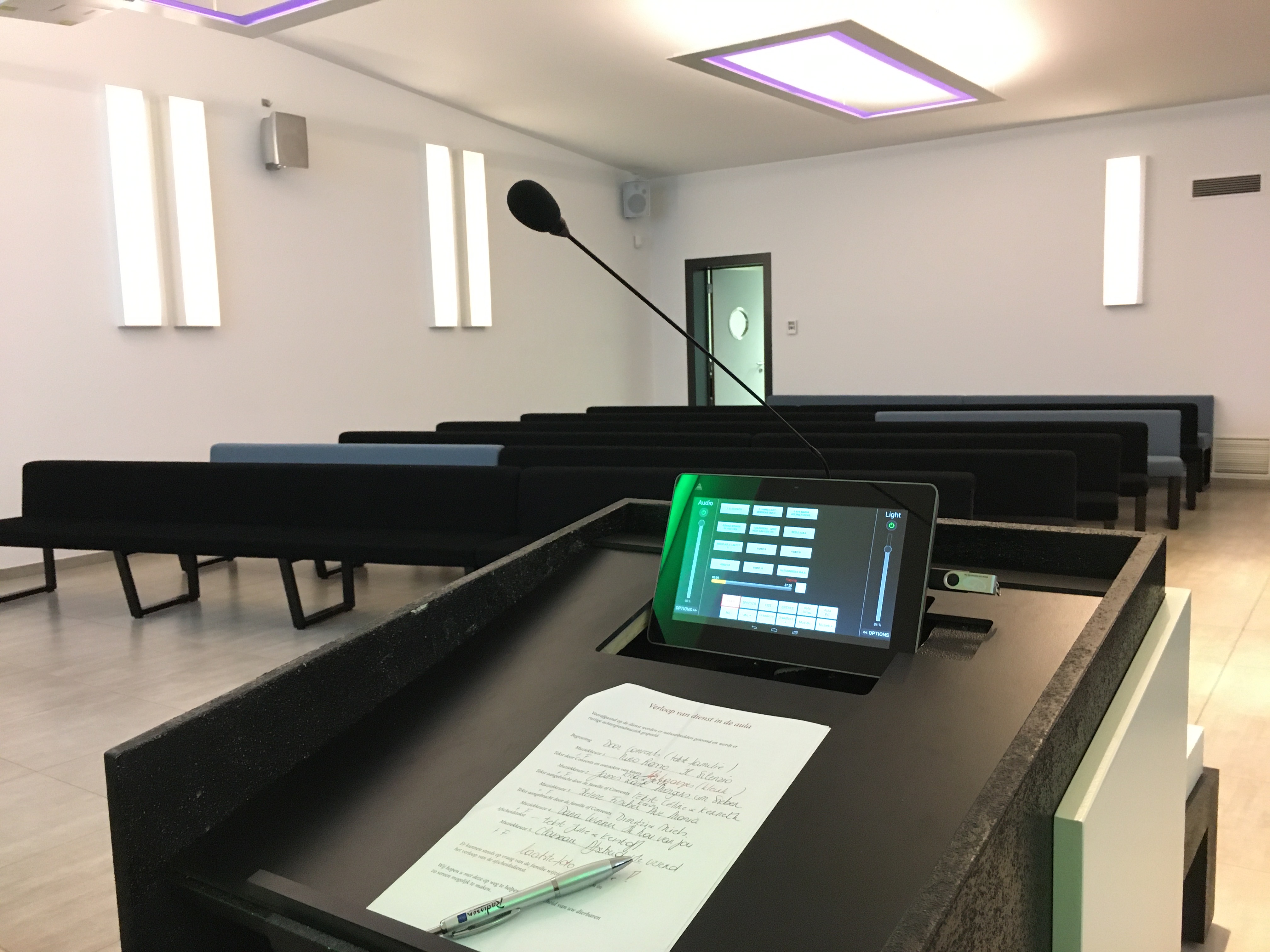APEX LIVIAU • The most complete audiovisual solution for funeral homes
