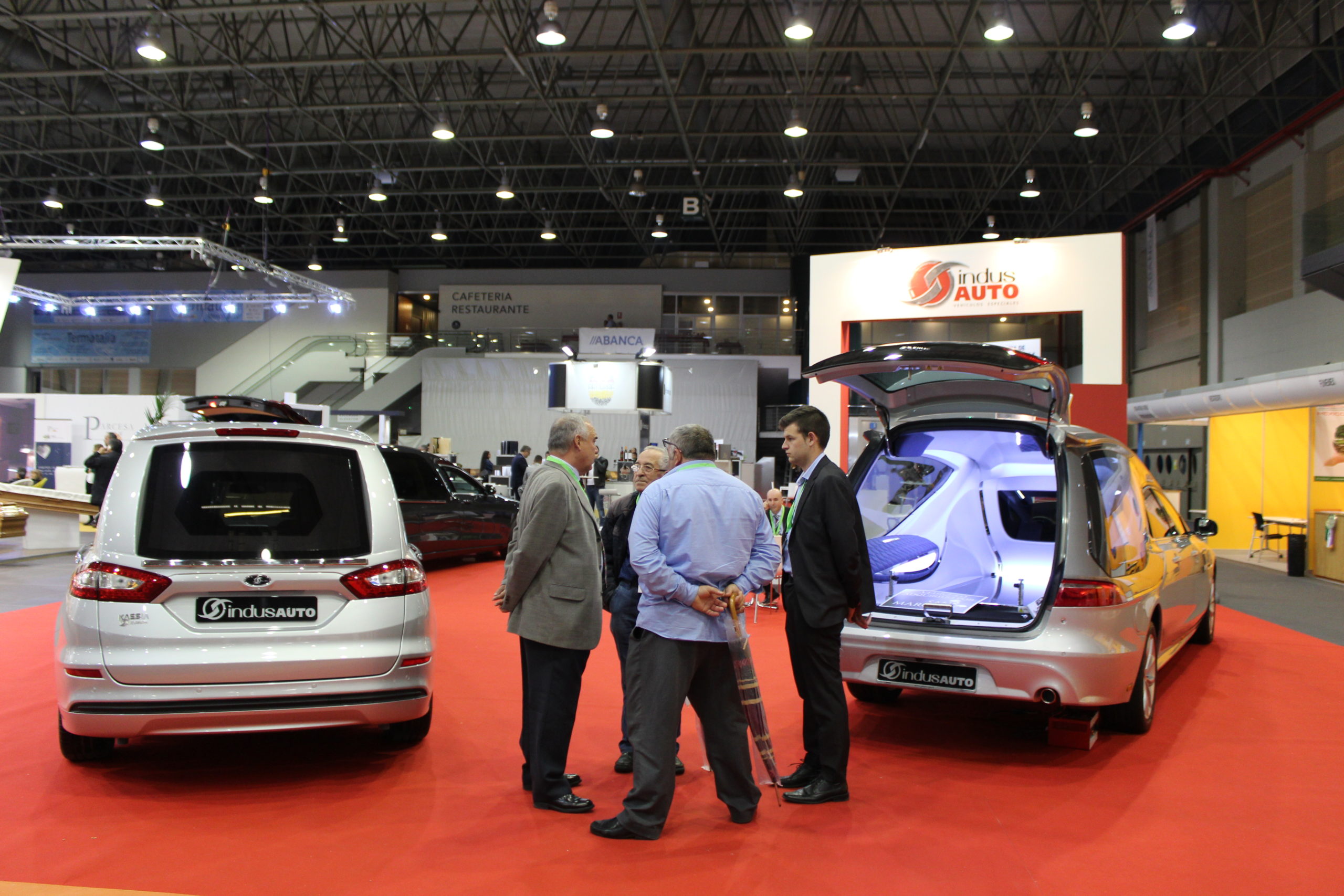 INDUSAUTO vuelve a confiar en Funergal y presentará su coche fúnebre de