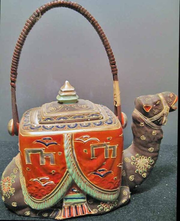 Japanese Moriage Satsuma Camel Tea Pot Teapot Funk & Junk Collectibles