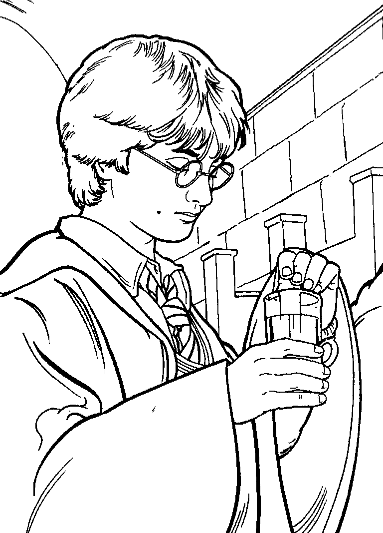 Harry potter nałozył tiarę na głowę i czeka do jakiego domu zostanie przydzielony. Kolorowanki do wydrukowania Harry Potter