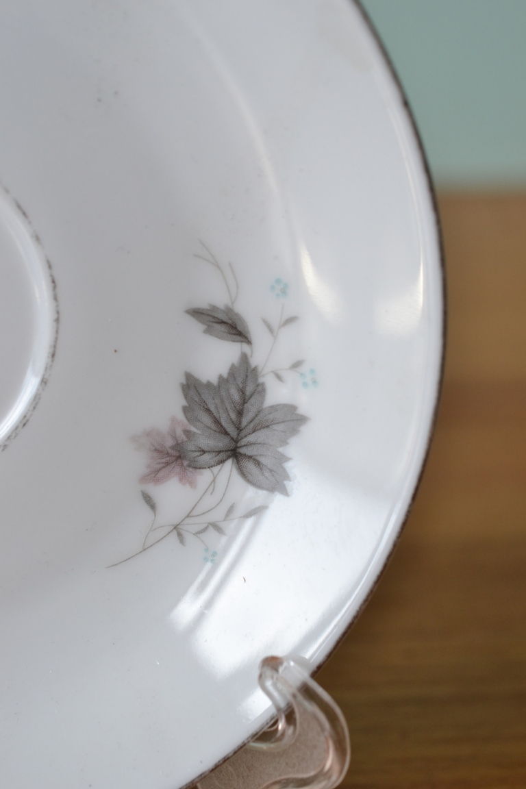Vintage fine china saucer / plate silver leaves DPLW A13 Funky Flamingo
