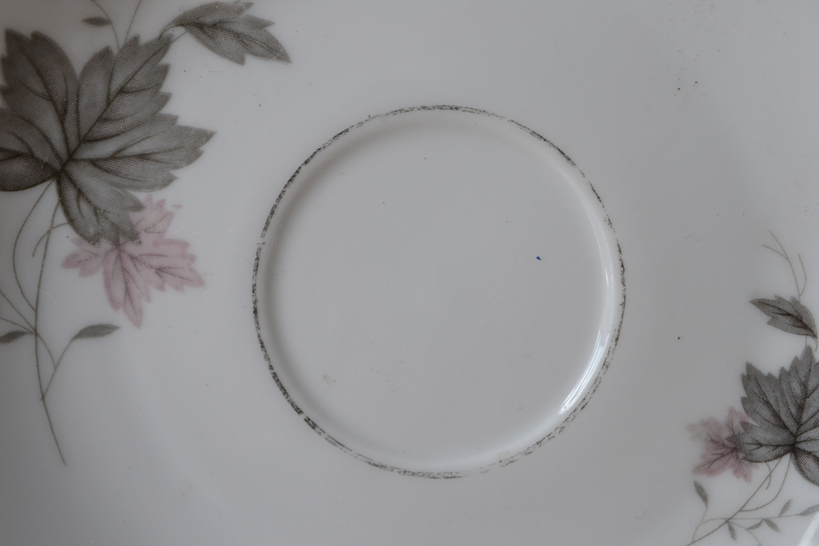 Vintage fine china saucer / plate silver leaves DPLW A13 Funky Flamingo