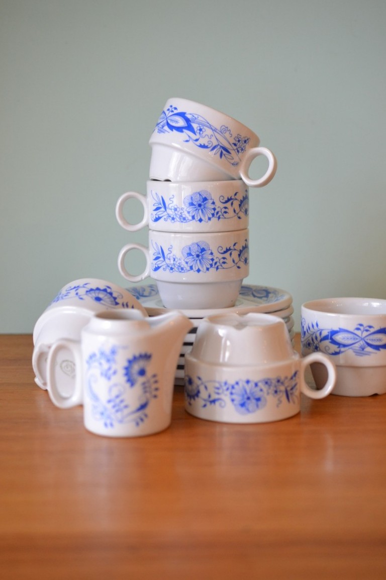 Vintage 6 x tea cups & saucers milk jug Czechoslovakia HPT3 Funky