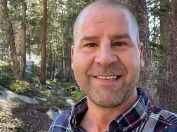 Dan Jewett Biography Mackenzie Scotts Husband Age Net Worth House