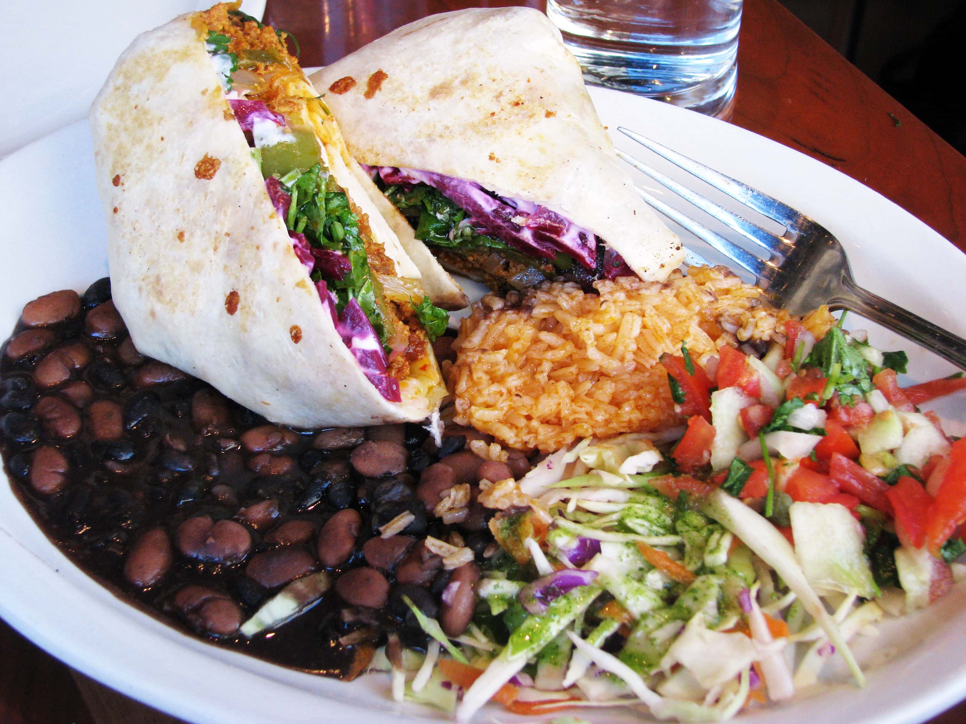 Restaurant Review Salsas is AMAZING FunnyLove