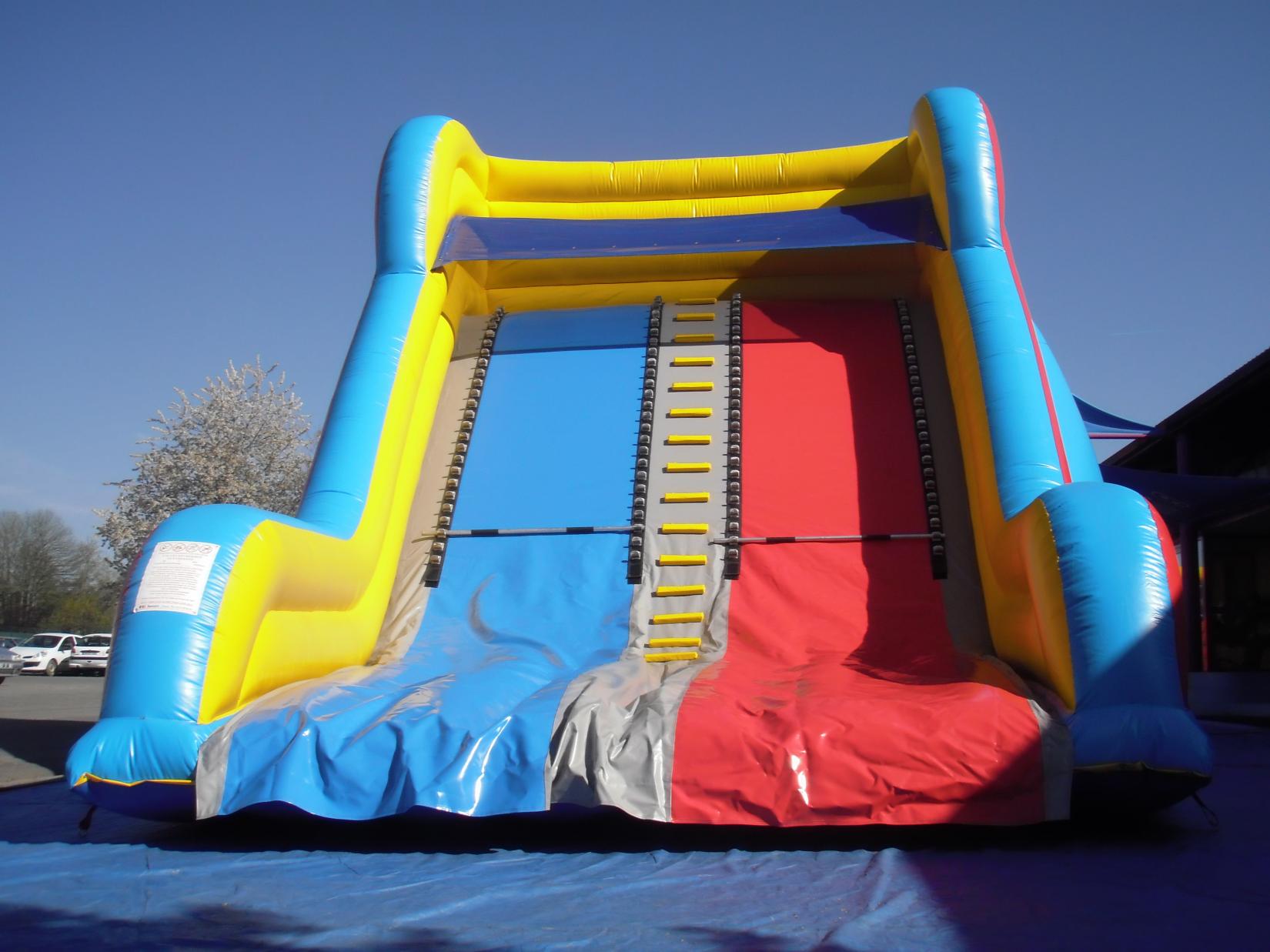 Le mur des champions gonflable, jeu gonflable, location jeux ludiques