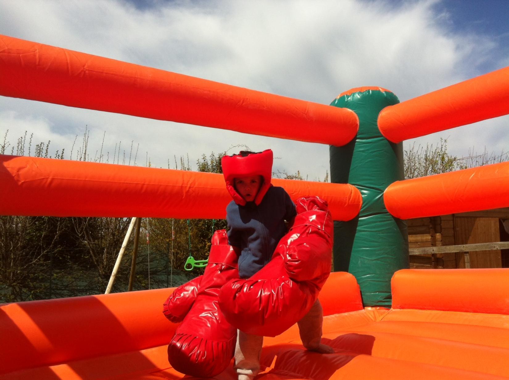 Le ring de boxe gonflable, jeu gonflable, location gonflable sportif