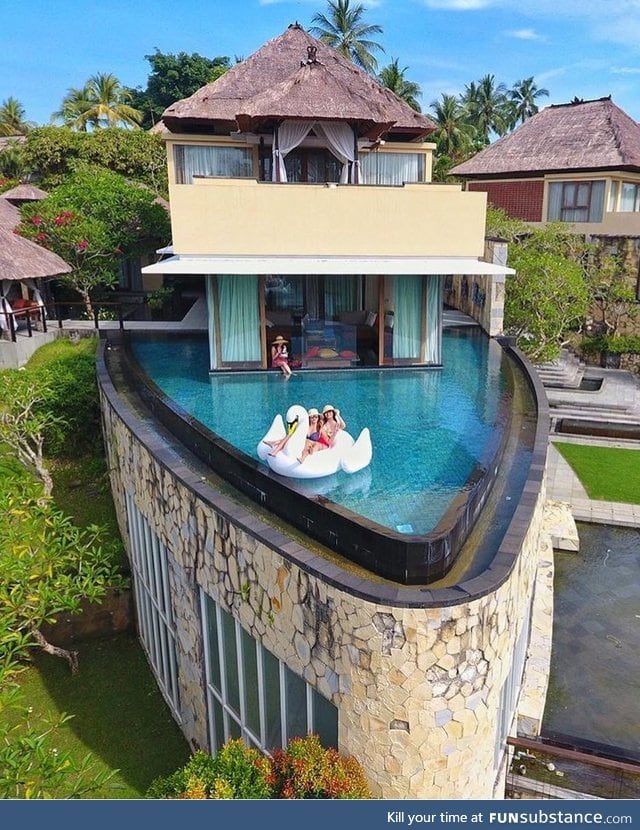 A unique boat shaped house FunSubstance