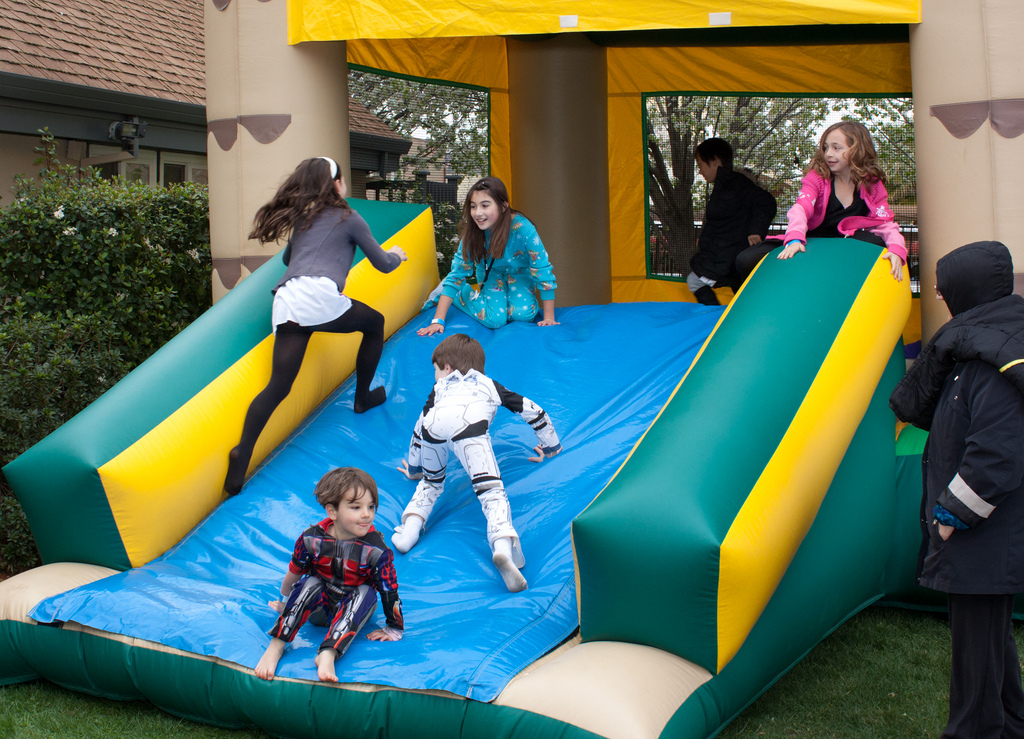 Fun Time Entertainment Make Your Party Awesome with Bounce Houses