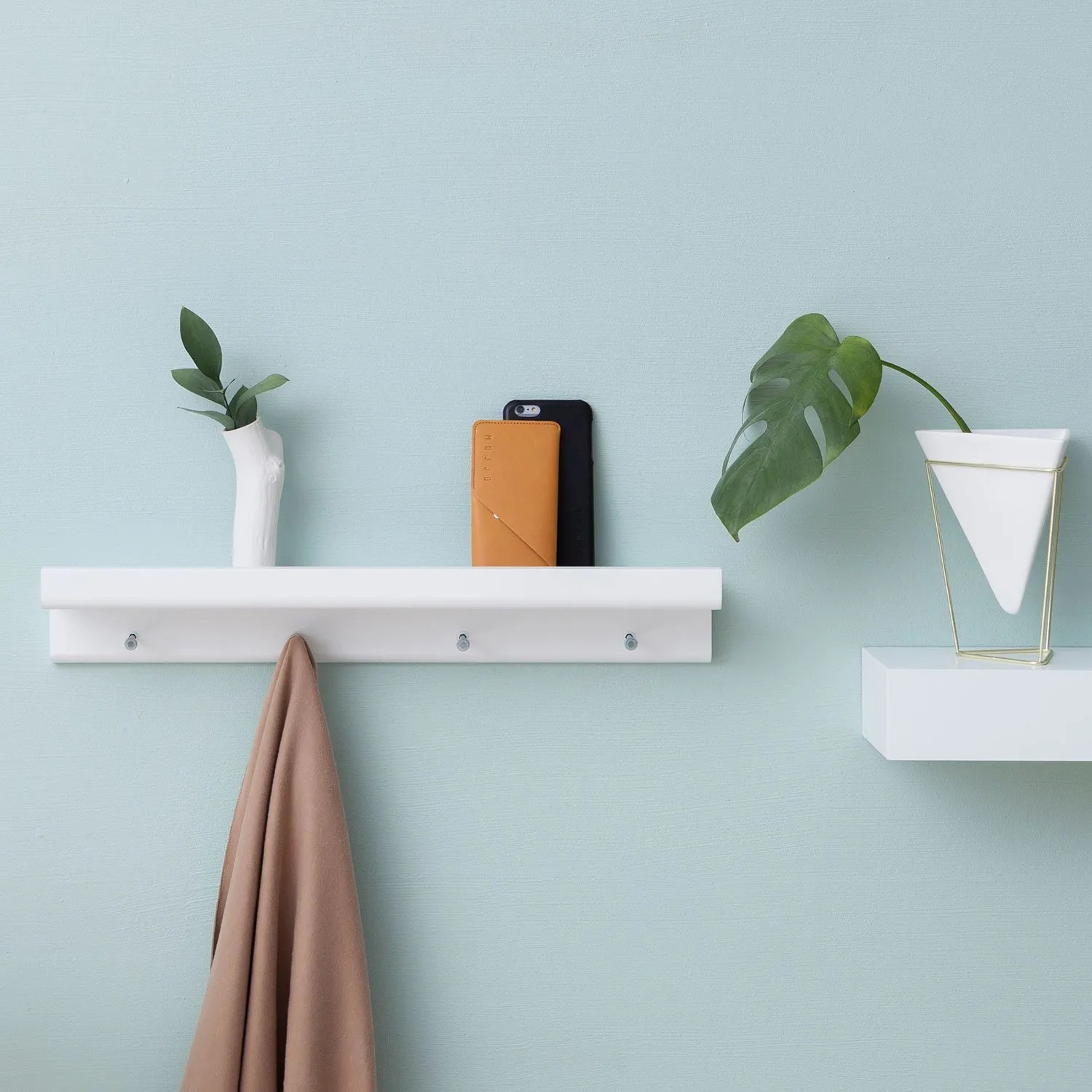 Wall rack white (4 hooks) white furniteam