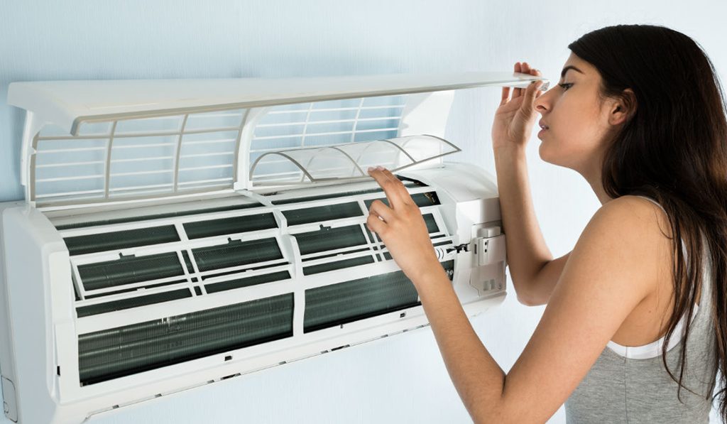 How Long Should An Air Conditioner Sit Before Turning It On?