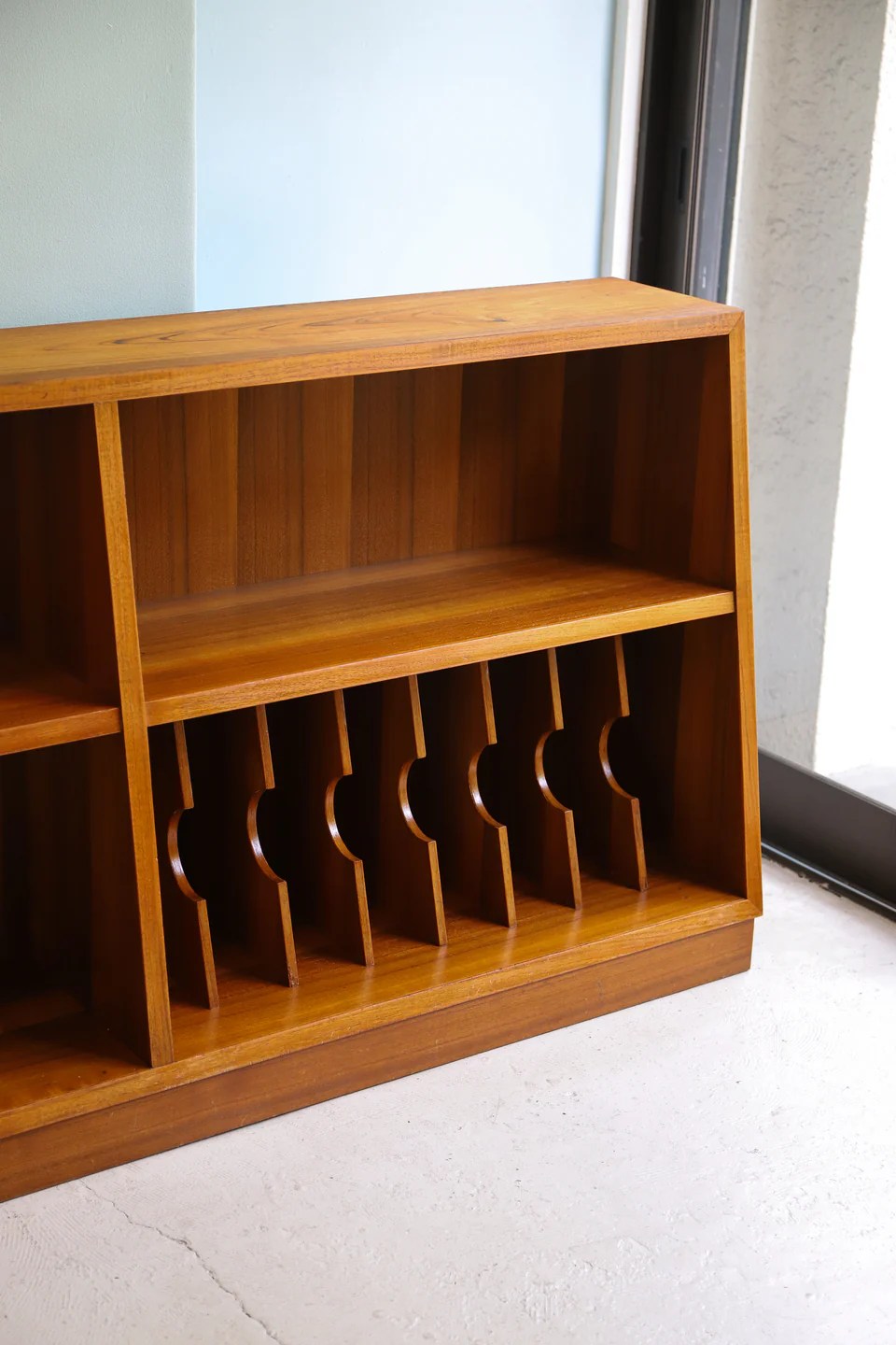 ジャパンヴィンテージ 本棚 レコードシェルフ チーク材 レトロモダン/Teakwood Low Book Record Shelf