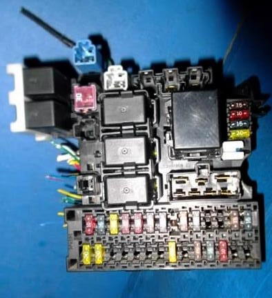 Fuse box diagram Honda Logo and relay with assignment and location
