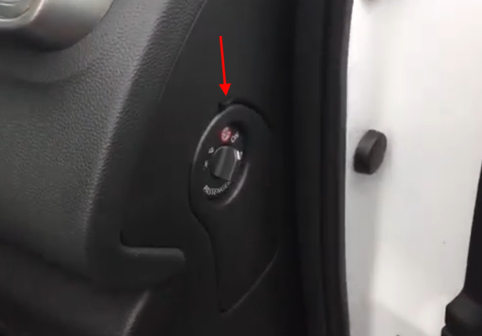 Fuse box diagram Renault Kadjar and relay with assignment and location