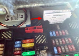 Fuse box diagram BMW 3 G20 G21 and relay with assignment and location