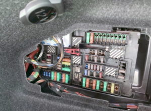 Fuse box diagram BMW i4 G26 and relay with assignment and location
