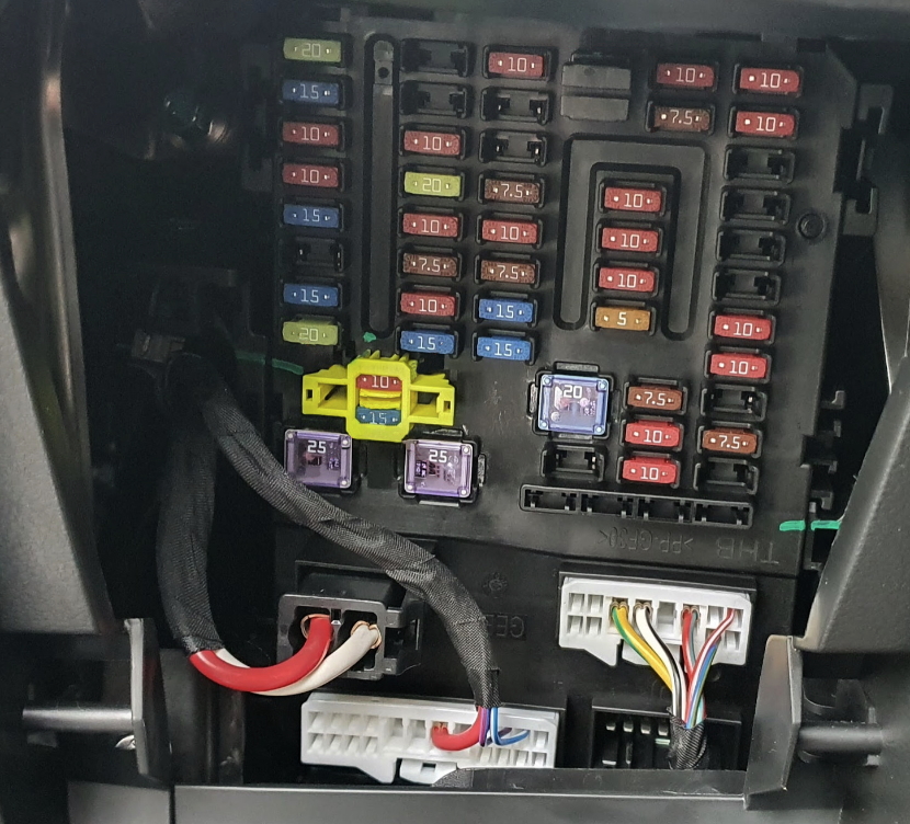 Fuse box diagram Geely Atlas Pro assignment and location