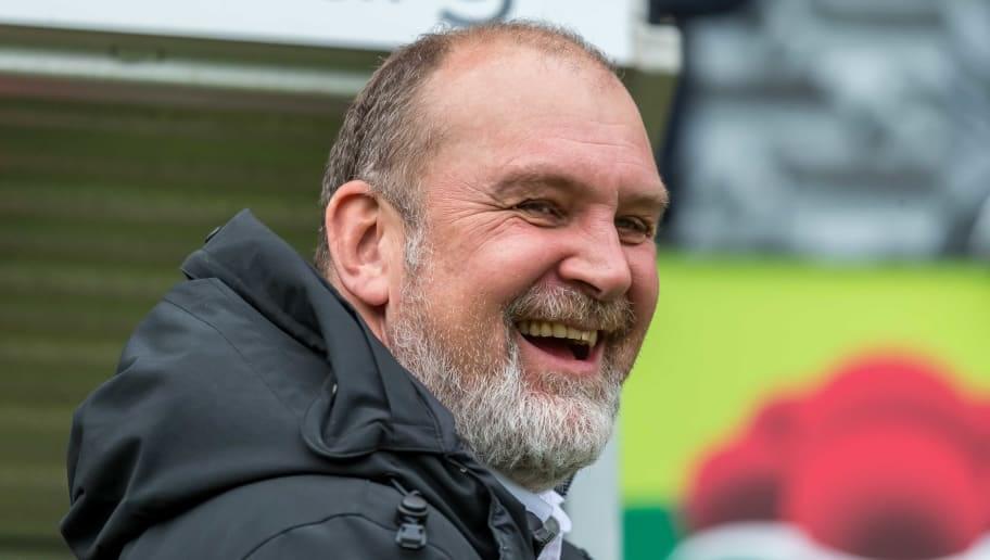 Kruse und Ciğerci WolfsburgGeschäftsführer Schmadtke verweist