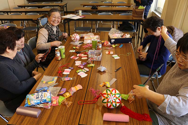 子供手芸教室☆ありがとうございました : レモンタイム通信 個性色々！カラフル鞠作り 老人クラブ手芸教室 | ブログふたばのわ