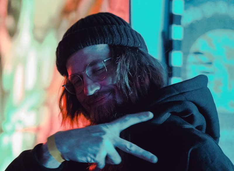 Buzz Junior Shakes The Dance Floors With 'Ima Rock' FUXWITHIT