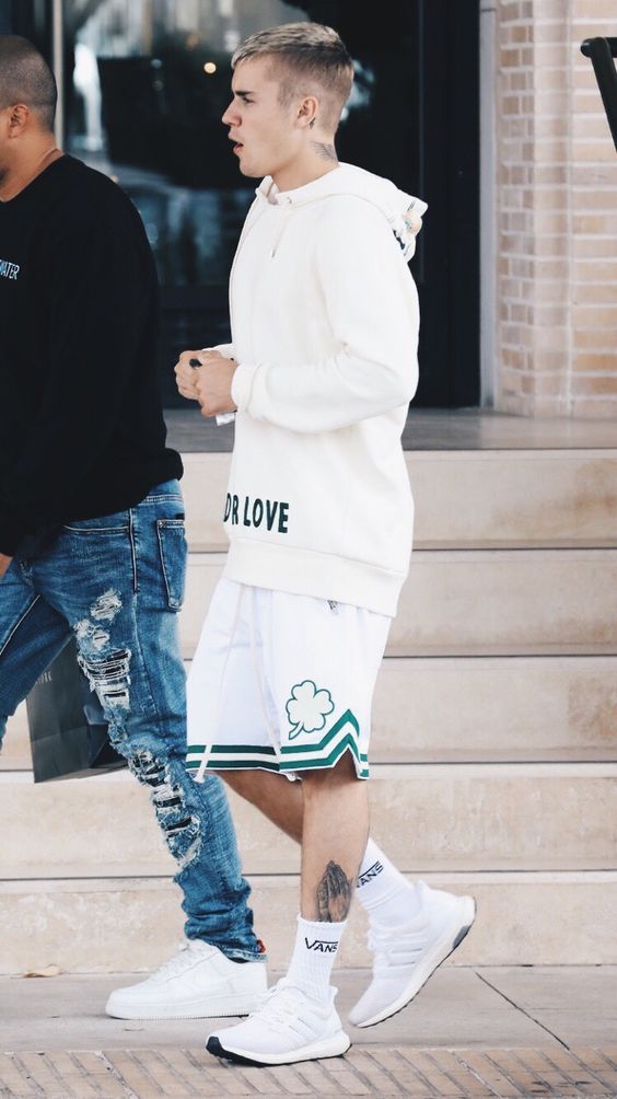 Six Justin Bieber Outfits That We Love Fuzzable