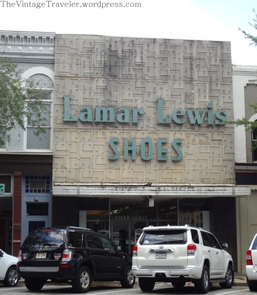 Vintage Shopping Athens, The Vintage Traveler