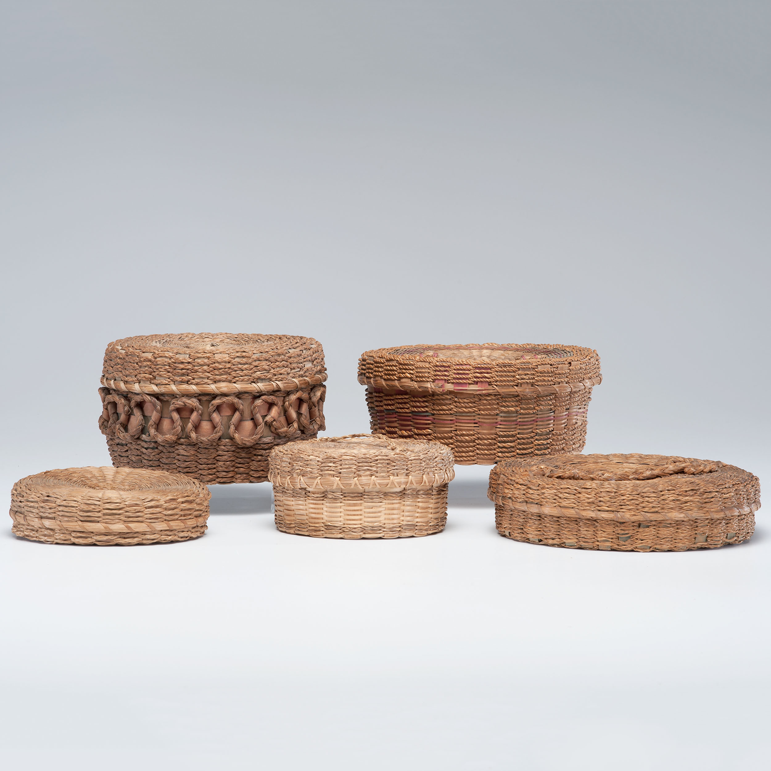 Mohawk Sweet Grass Craft Baskets Cowan's Auction House The Midwest's Most Trusted Auction