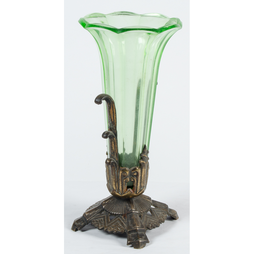 Art Deco Style Glass Vase Cowan S Auction House The Midwest S