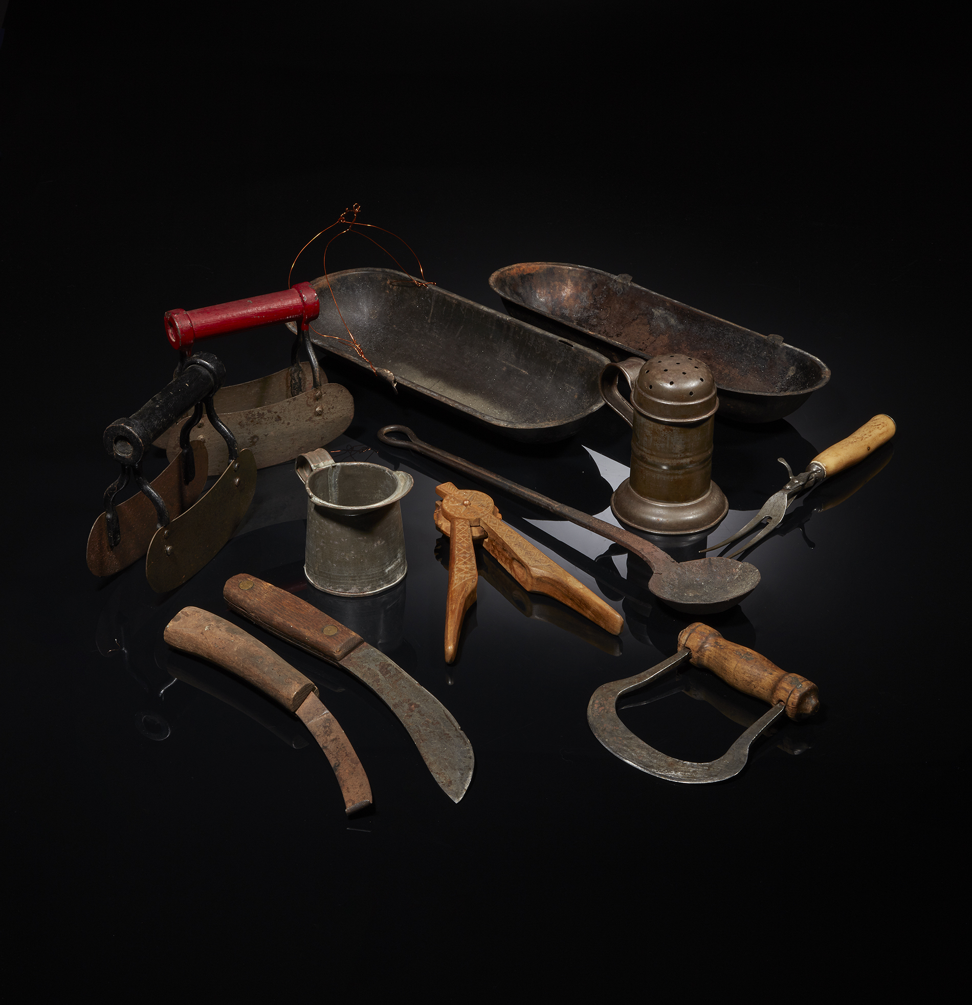 Assorted Vintage Kitchen Items Witherell's Auction House