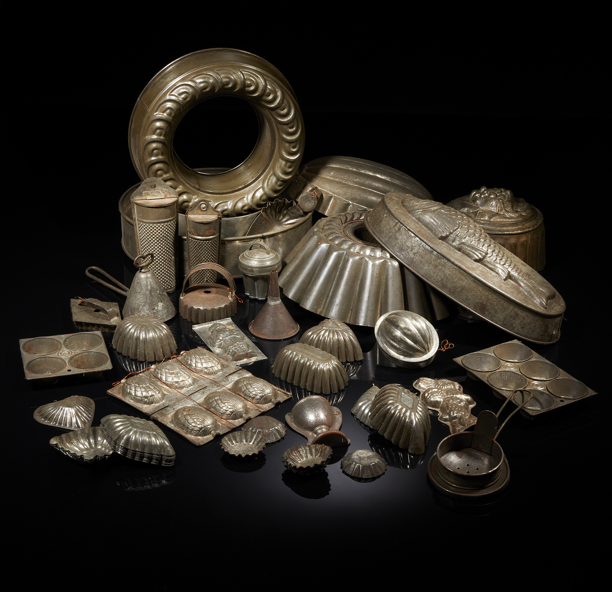 Tin Kitchen Items Witherell's Auction House