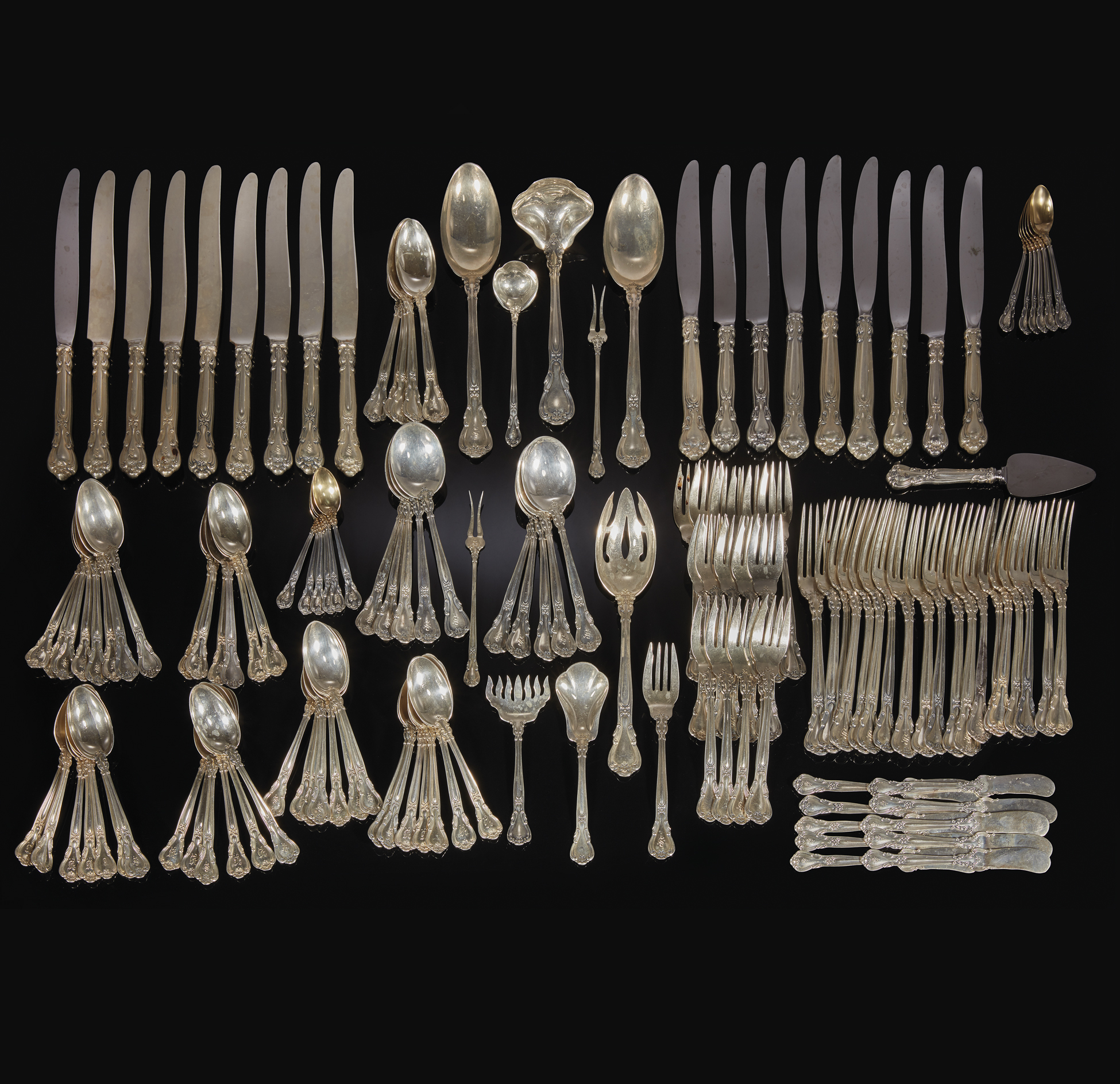 142 Piece Gorham Sterling Silver Flatware, "Chantilly", 131.14 ozt