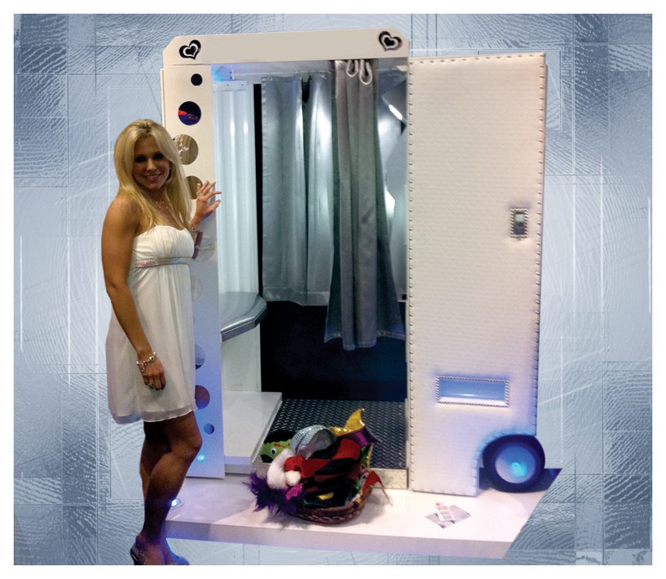 Photo Booth, White Rental Fantasy World Entertainment