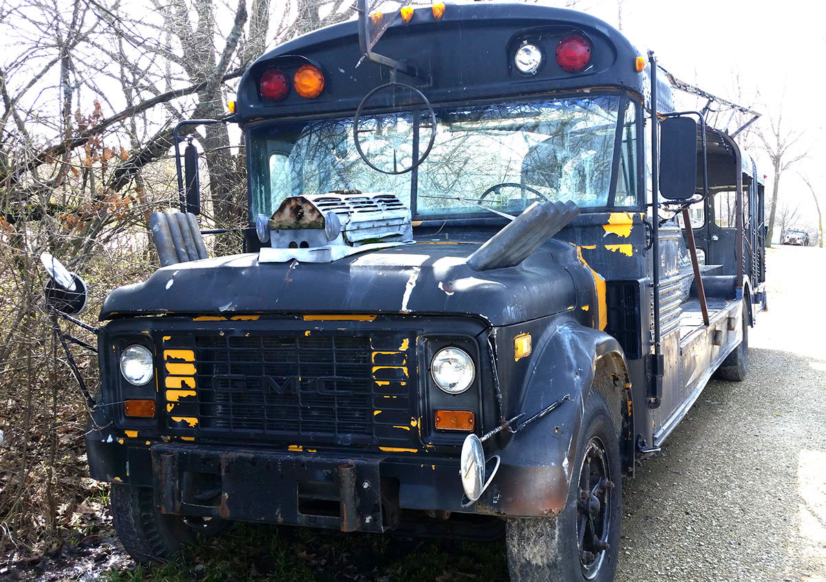 Zombie Apocalypse Bus