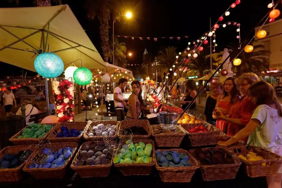 Les marchés nocturnes au banc d'essai à la SeynesurMer et ses