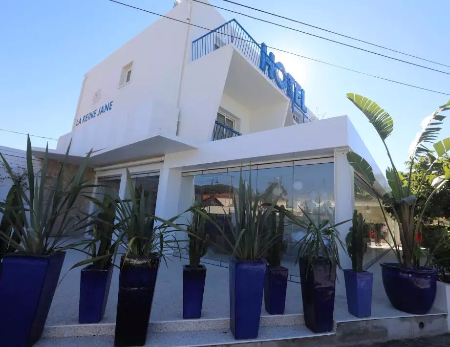 L'hôtel La Reine Jane renaît pour la belle saison à Hyères VarMatin