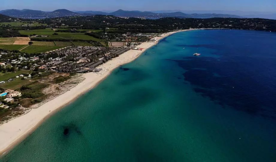 Voici pourquoi il n'y aura pas de douches publiques sur les plages de