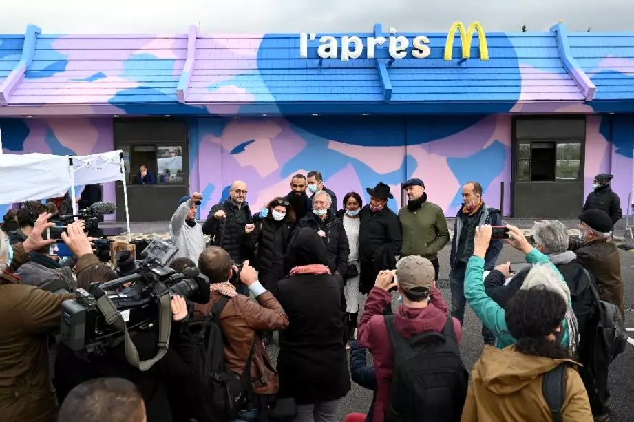 Lancement symbolique d'un fastfood social dans un exMcDo à Marseille