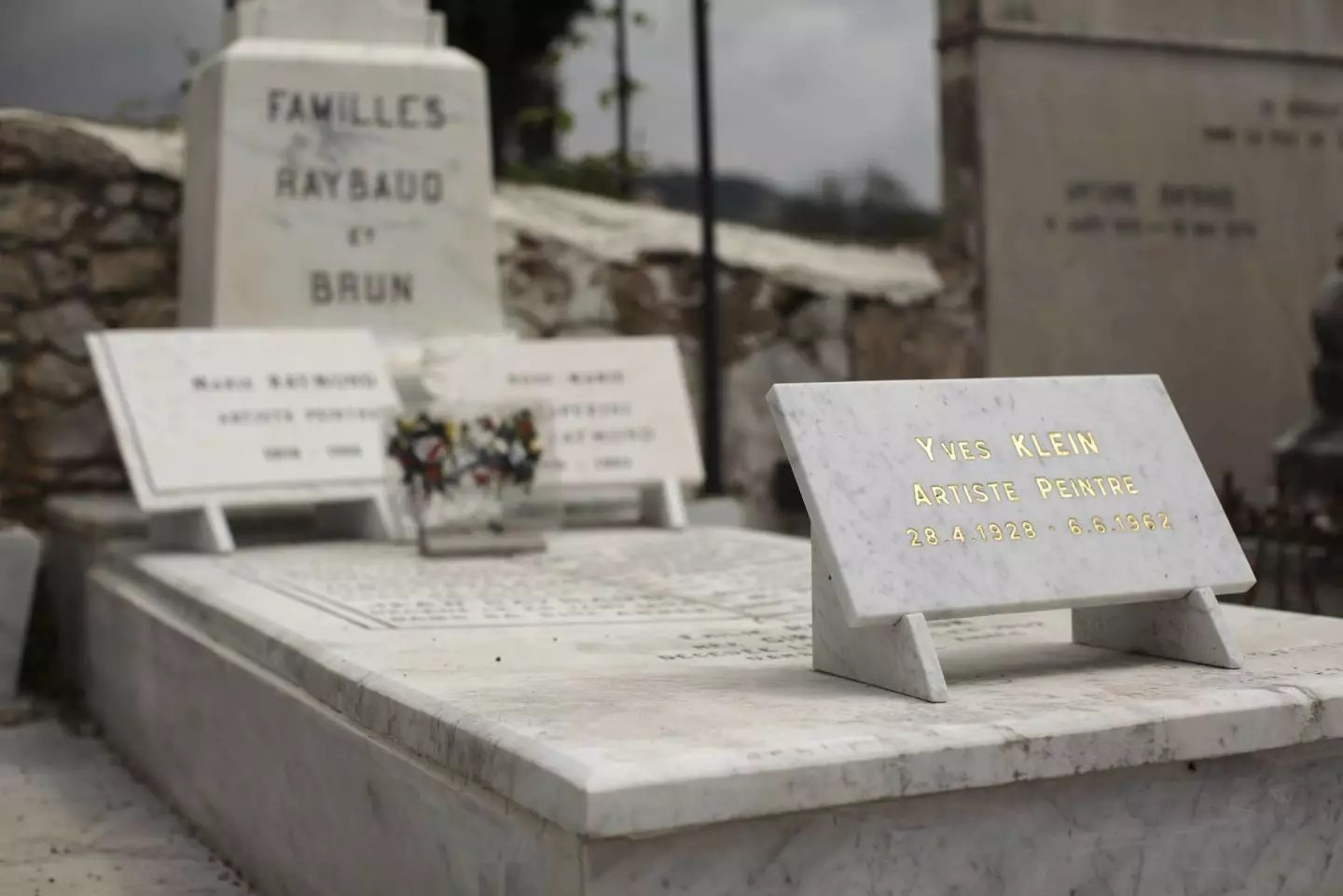 Ces célébrités qui reposent dans les cimetières de la Côte d'Azur