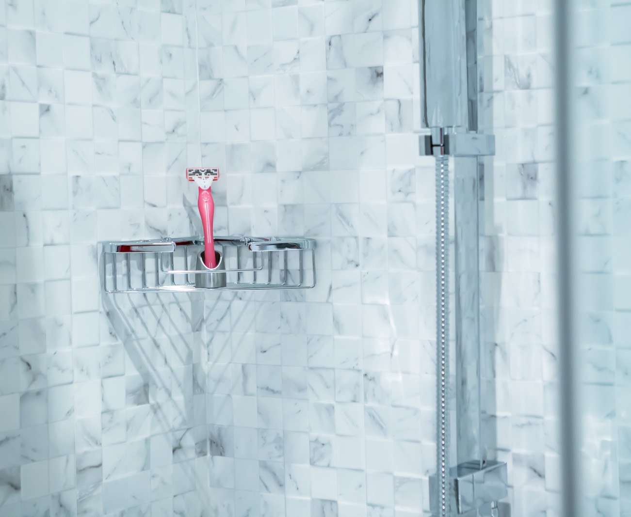 Solo 2 The Razor Stand & Toothbrush Holder, Reinvented » Gadget Flow