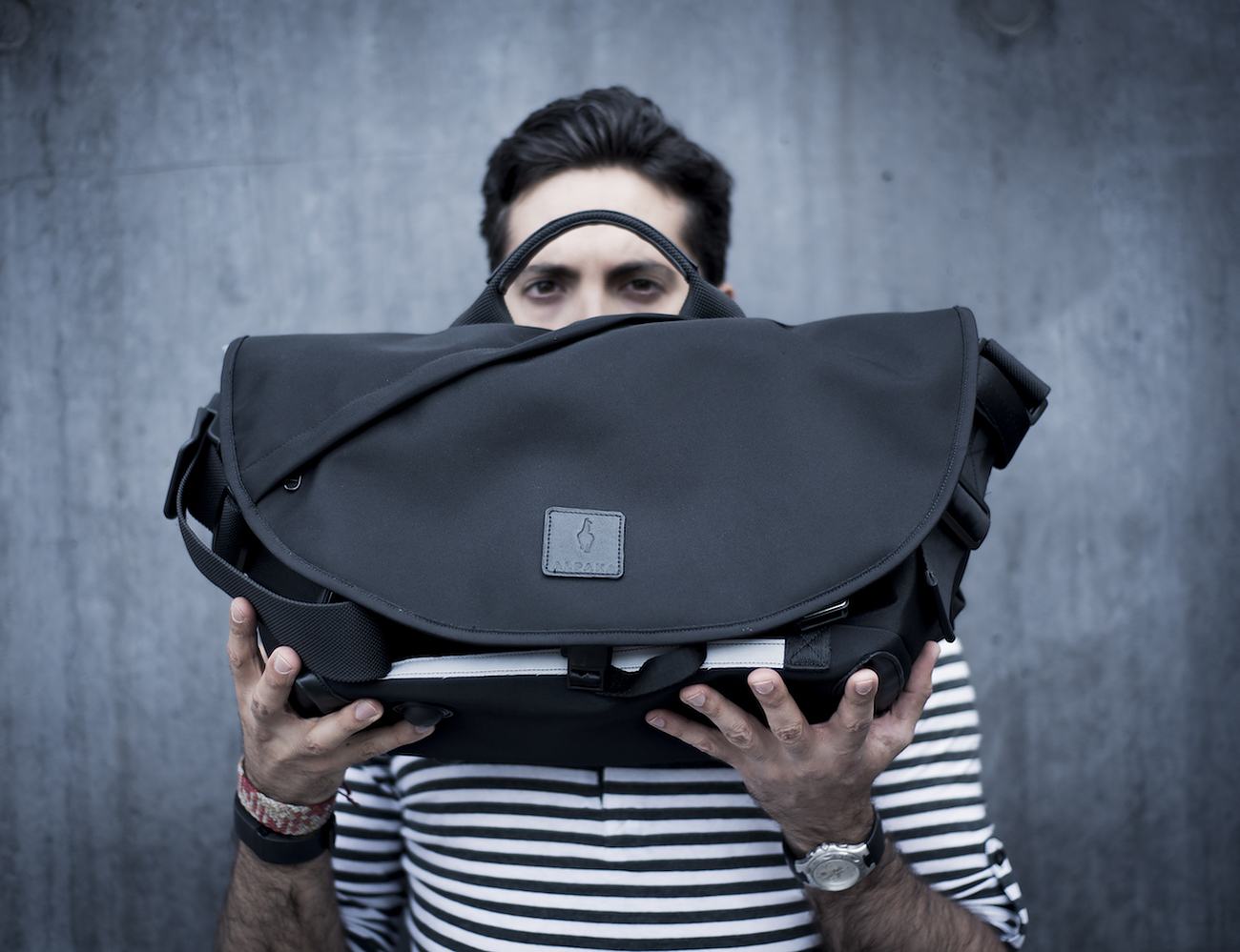 7ven Messenger The Only Bag You Need » Gadget Flow