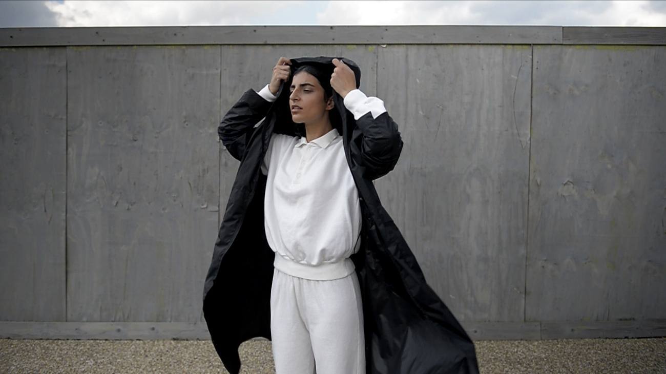 Cyclist Raincoat Your Urban Lifestyle Essential » Gadget Flow