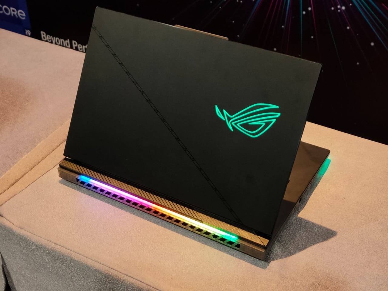 7 Laptop ASUS ROG Termurah Oktober 2024 Untuk Main Game Gadgetren