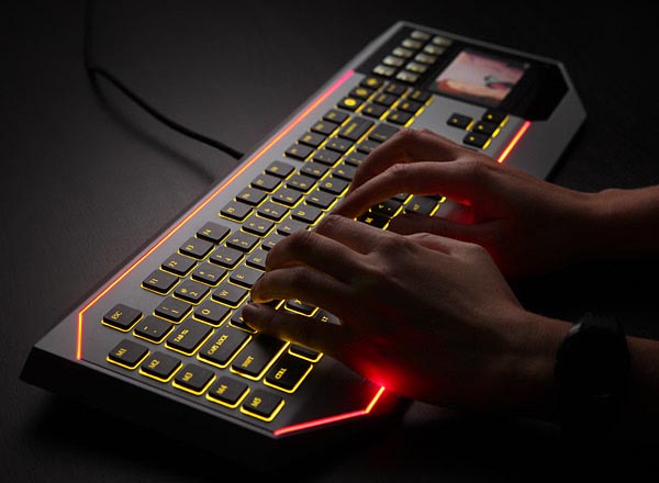 Star Wars Computer Keyboard with LCD Touchpad Gadgetsin