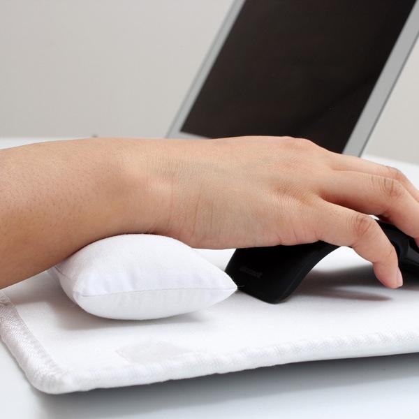 The USB Warming Mouse Pad Gadgetsin