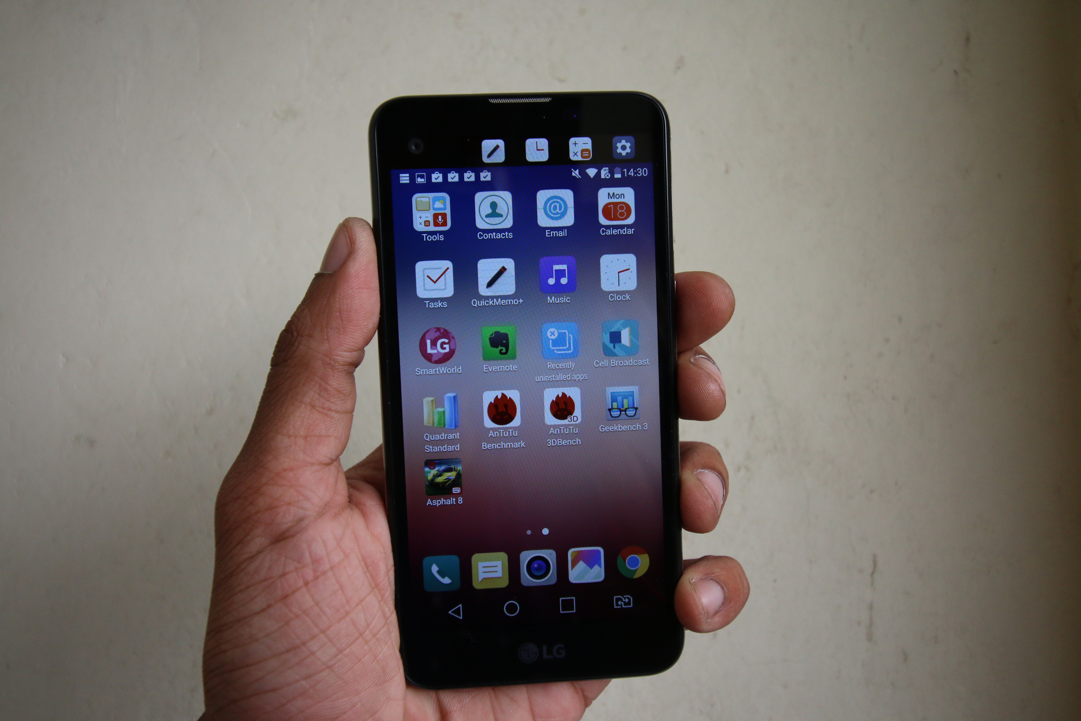 LG X Screen With Dual Display and 4G LTE launched in India Gadgets To Use