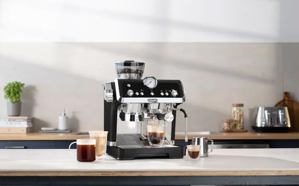 Sip‌ ‌The‌ ‌Coffee‌ ‌Delight‌ ‌with‌ ‌the‌ ‌ DeLonghi‌ ‌EC9355.B