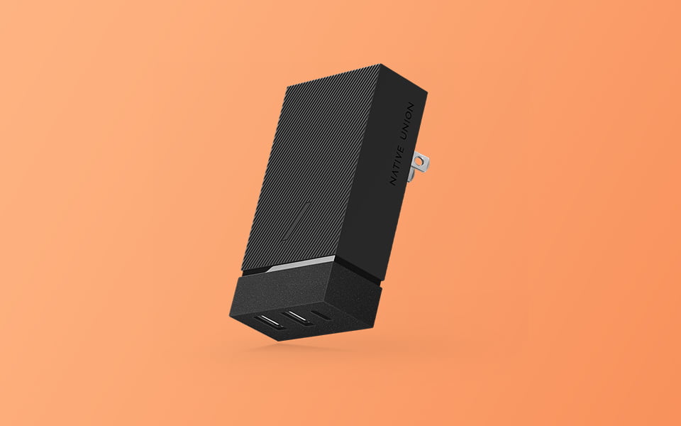 Charge Around the World with the Smart Hub PD 45W Gadget User