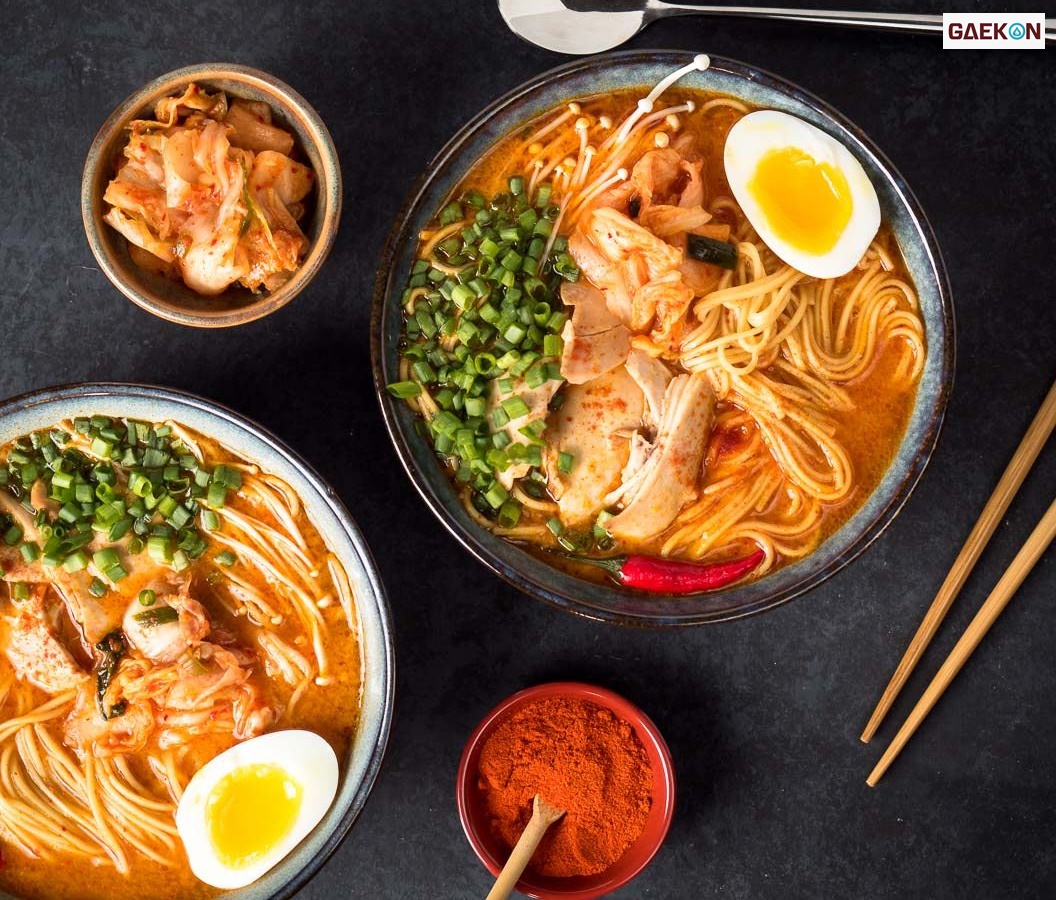 “Ramyeon” 라면 Mie Kuah Ala Korea, Meski Pedas Tapi Nikmat! Gaekon