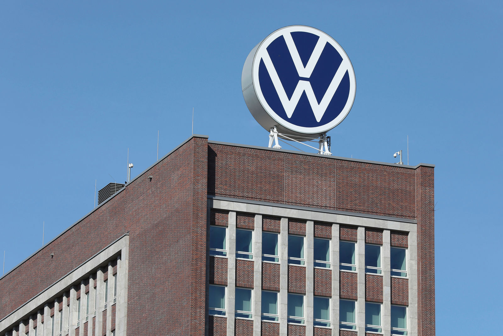 The end of the era of German cars Volkswagen plans to close several