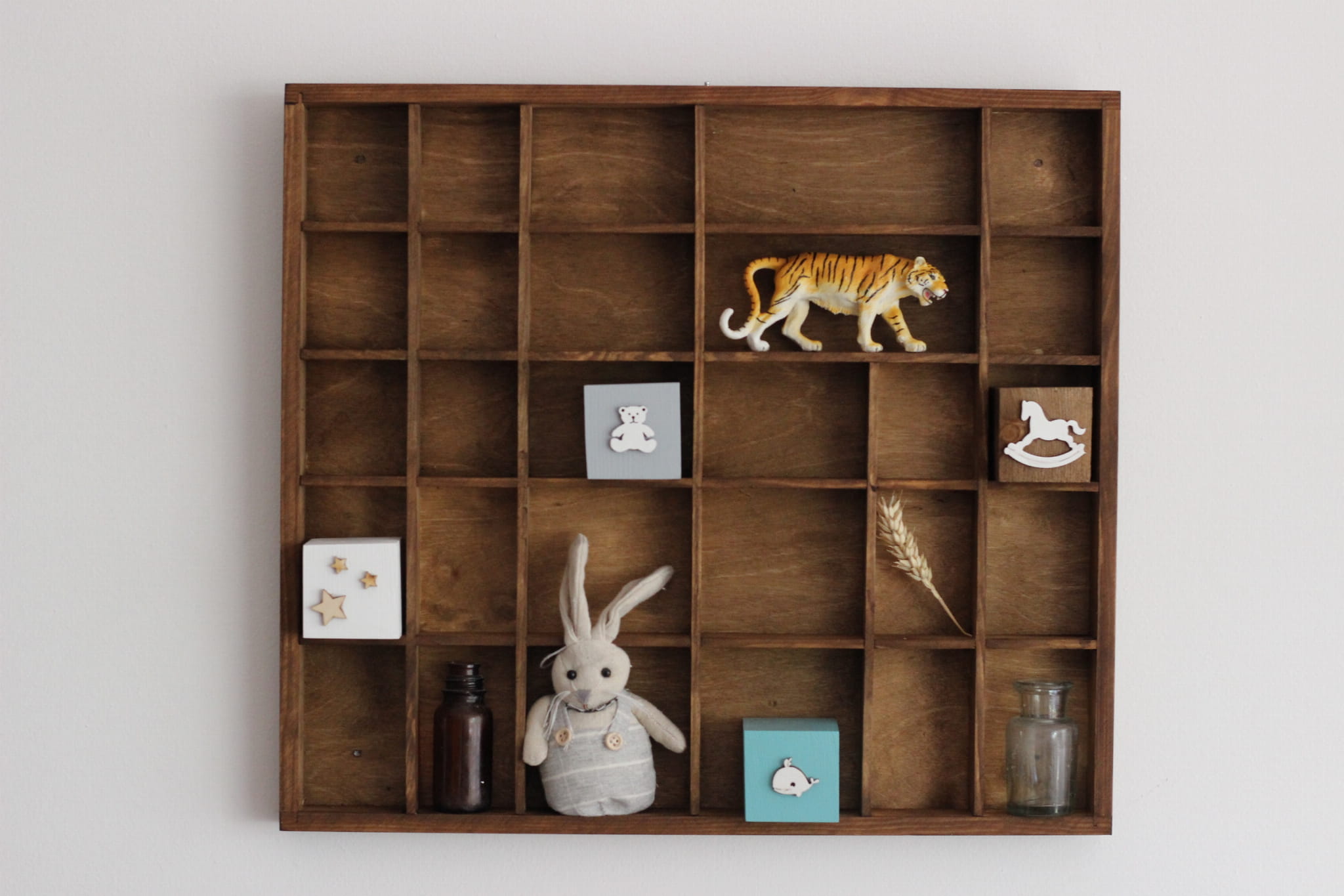 Półka na figurki , ekspozytor GaGaLu